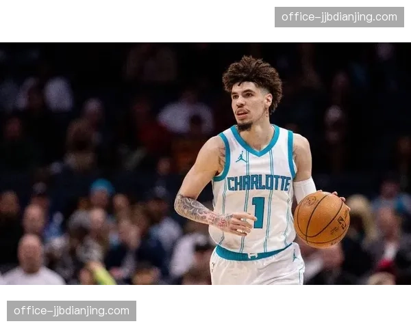 拉梅洛鲍尔24分8篮板5助攻 黄蜂核心状态引领连胜